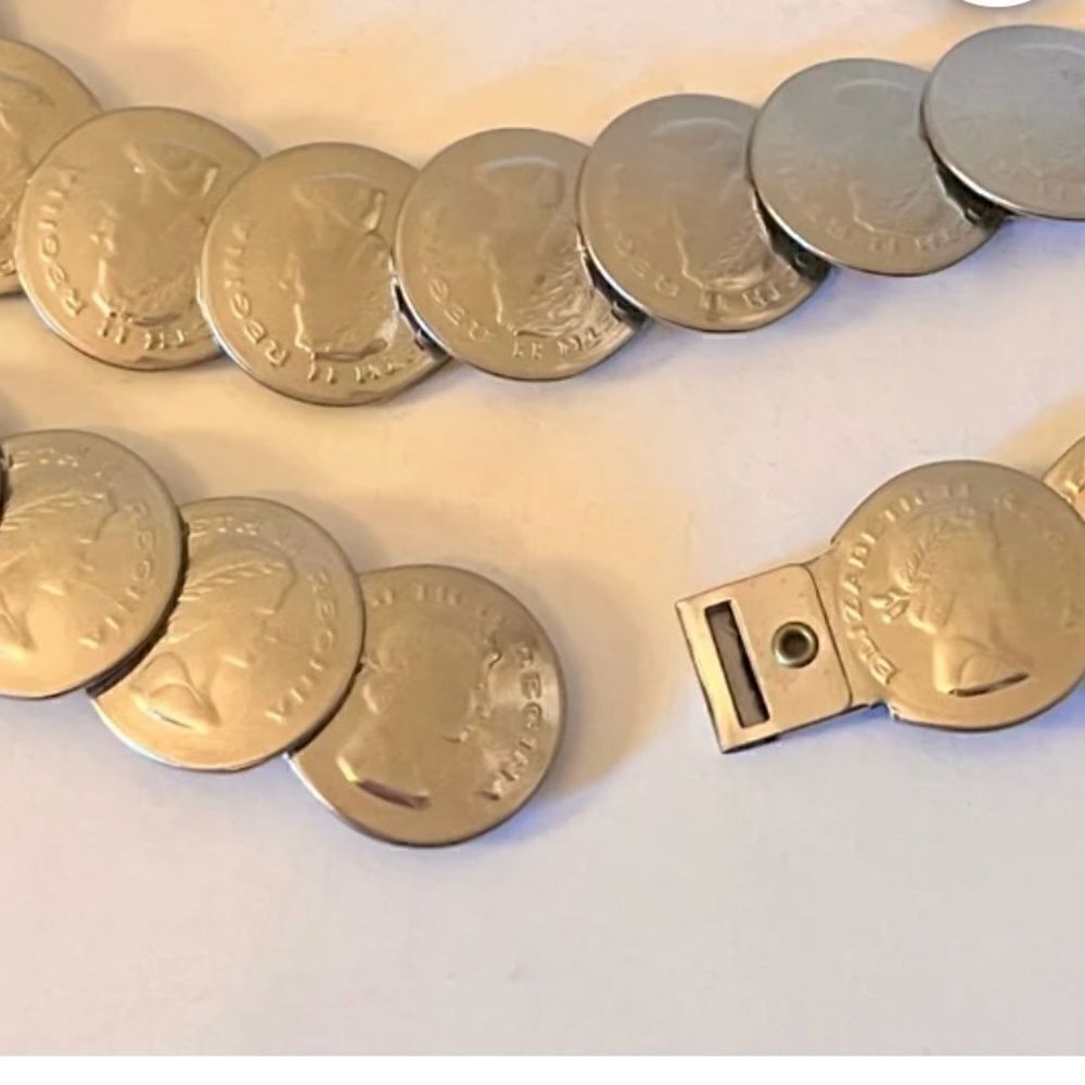 Vintage Queen Elizabeth slinky silver tone coin Belt. Rare.